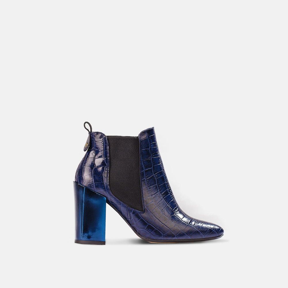 Carela Shoes